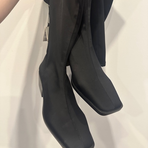 NWT Over the knee, stretch material , fitted, square toe, tech foam insole - Picture 4 of 9